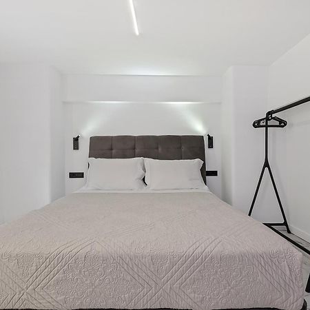 Your Cube Place At Ermou - Plaka Афины Экстерьер фото
