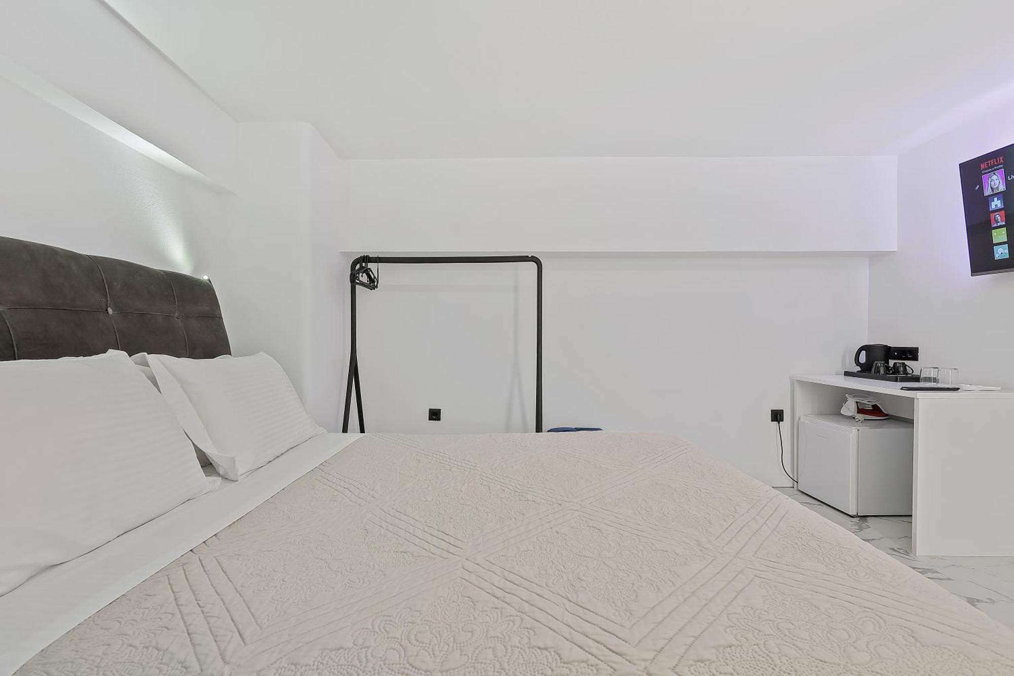 Your Cube Place At Ermou - Plaka Афины Экстерьер фото